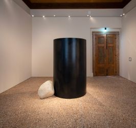 Lee Ufan, Beyond Venice Relatum - Sound box, 2024